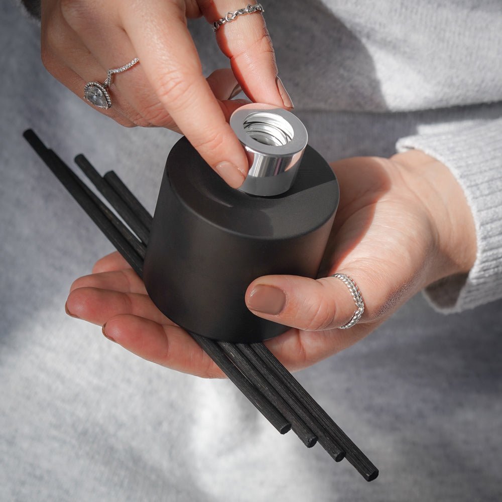 100ml Matt Black Glass Round Karen Diffuser Bottle