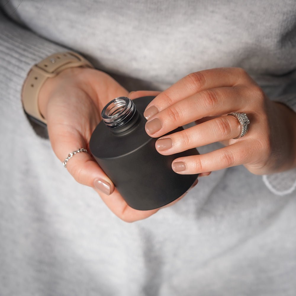 100ml Matt Black Glass Round Karen Diffuser Bottle