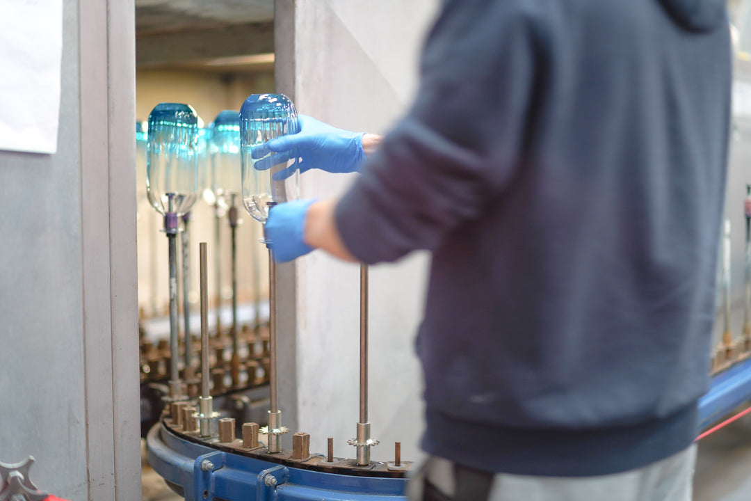 Coloured Spray Coatings for Glass with a Variety of Finishes